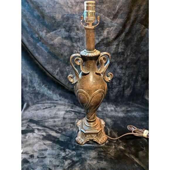 Vintage Art Deco wood carve lamp base. 22L x 7W - Picture 7 of 11